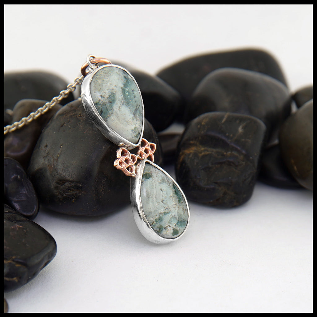 Agates Hourglass
