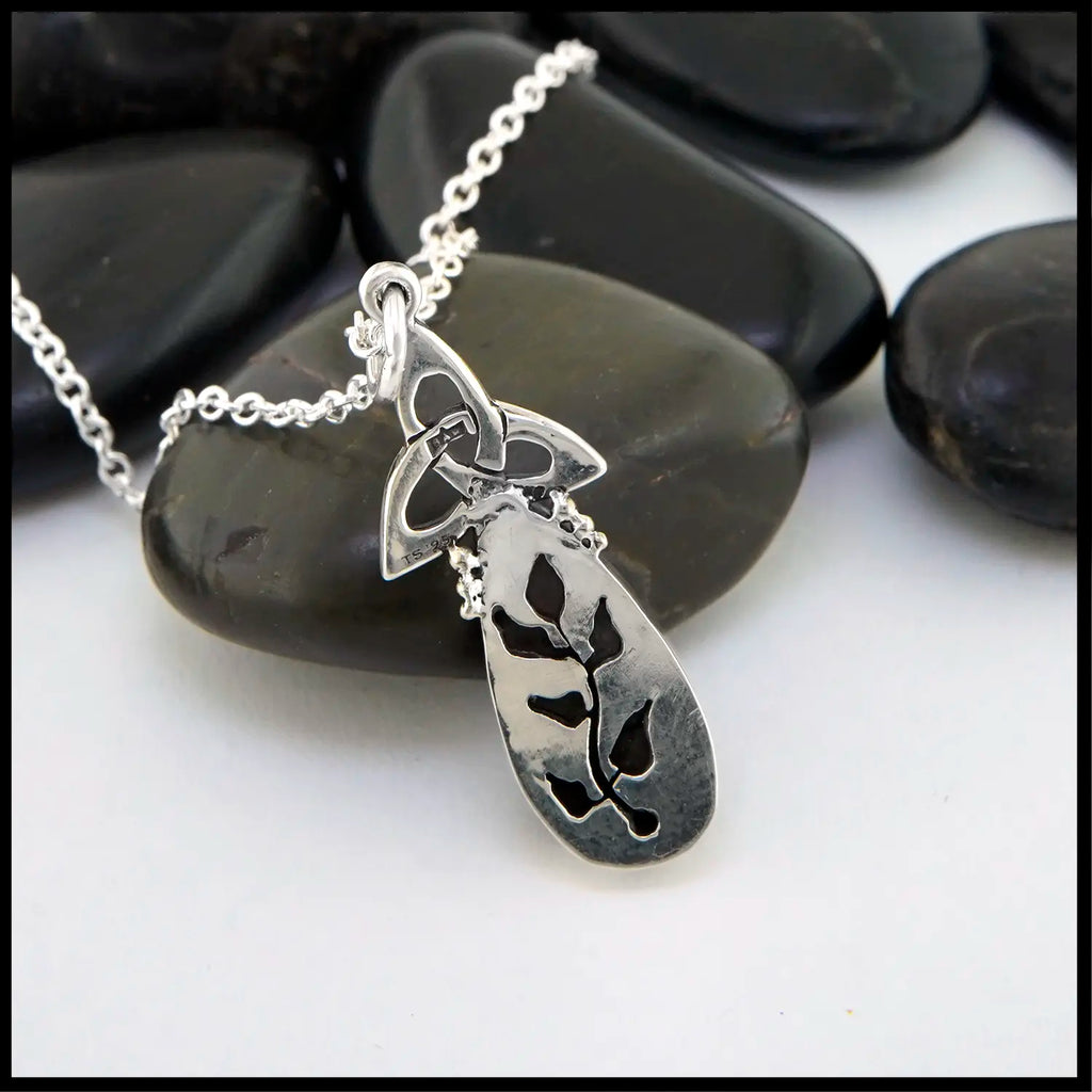 Agate Pendant in Sterling Silver and 18K Gold-reverse leaf detail