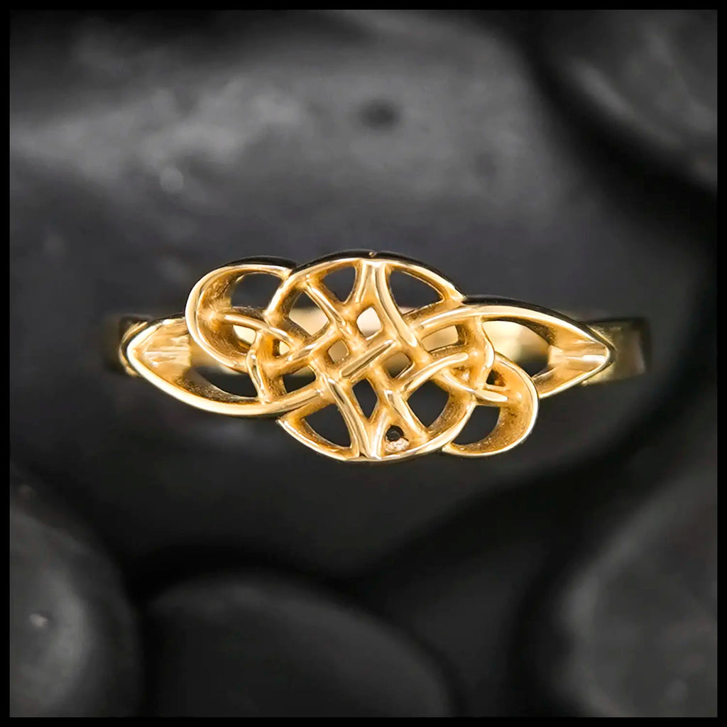 Le Chéile Ring in Gold