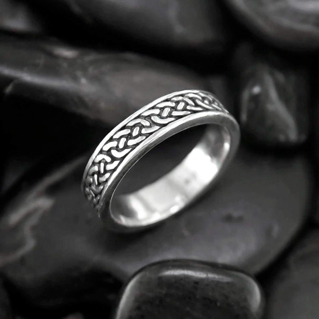 Open Josephine's Knot ring in 14K Gold