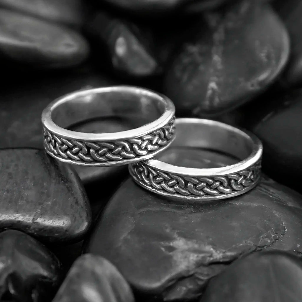 Open Josephine's Knot ring in 14K Gold