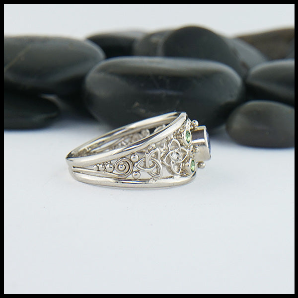 Profile view of Ceylon Sapphire and Tsavorite Starlight Ring. 