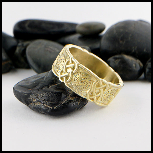 MacDurnan ring in 14K gold. 
