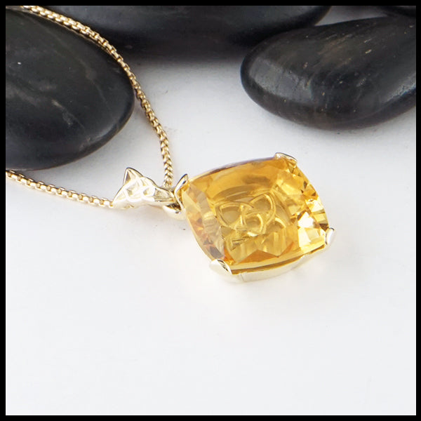 Starlight Citrine pendant in gold