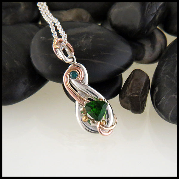 twist pendant 