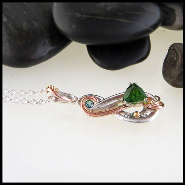 twist pendant 