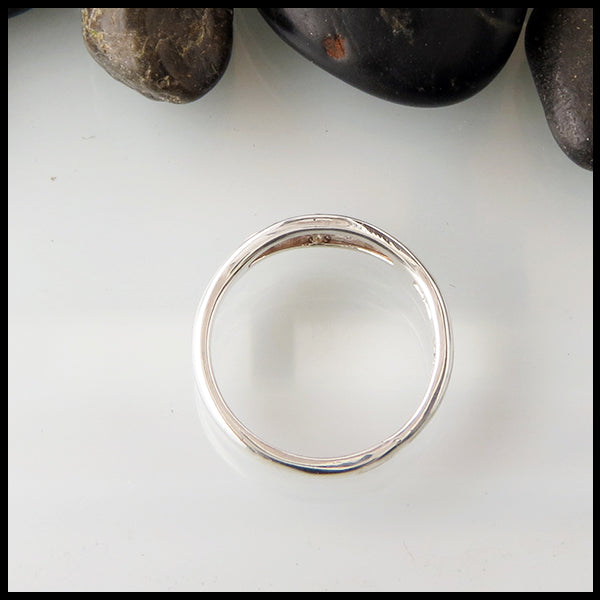 Profile view of Celtic Heart Knot Ring