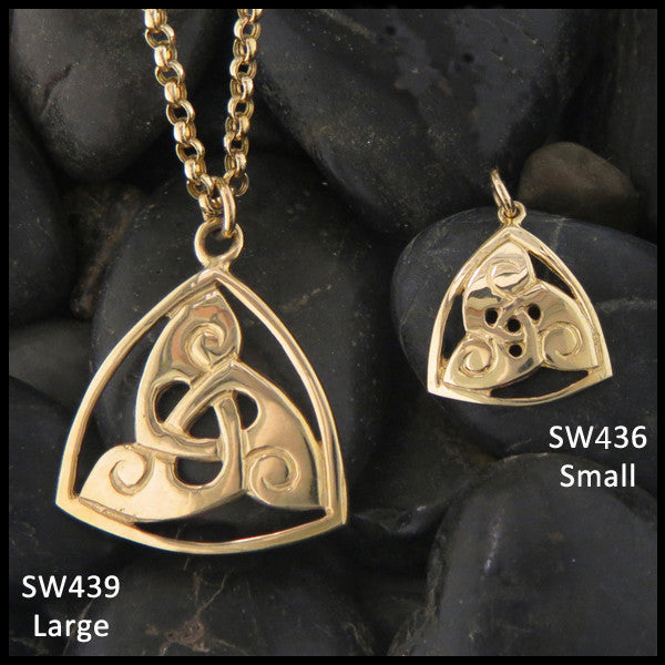 Celtic Triskele pendant in 14K Gold