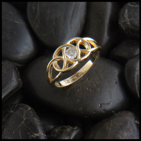 Josephine's Knot, Lover's Knot, Ring in 14K Gold with Diamond