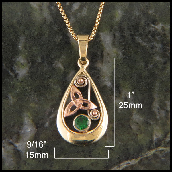 Teardrop pendant in Gold with Tsavorite