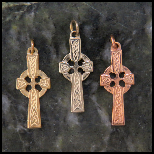 Dainty Celtic Cross in 14K Gold
