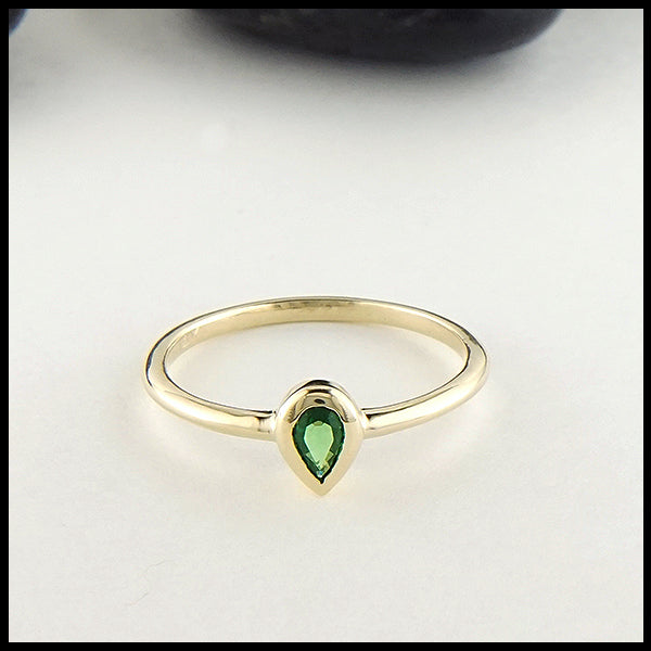 minimalist tsavorite garnet ring by walker metalsmiths