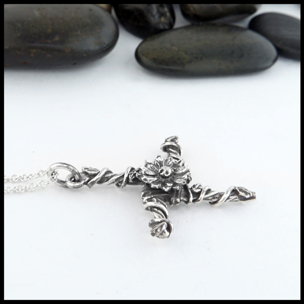 profile view large pendant